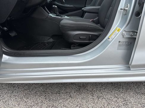 Used 2017 Chevrolet Cruze LT w/ Sun And Sound Package image 16