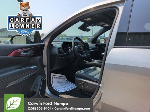 Used 2025 Chevrolet Traverse Z71 w/ Enhanced Driving Package AWD/4WD image 9