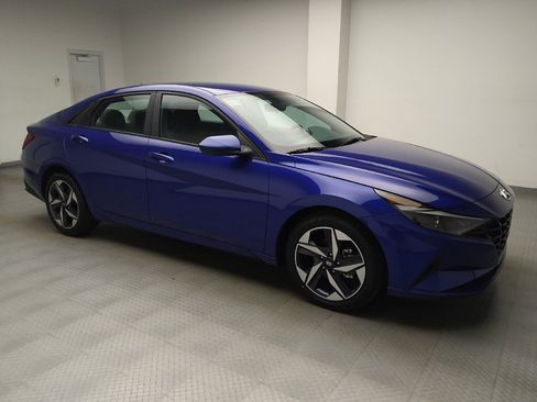 Used 2023 Hyundai Elantra SEL w/ Convenience Package FWD image 11