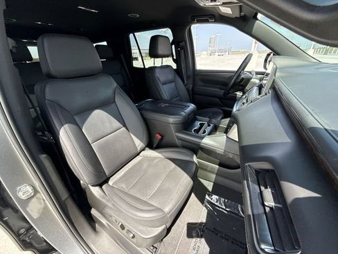 Used 2022 Chevrolet Tahoe LT w/ Luxury Package RWD image 27