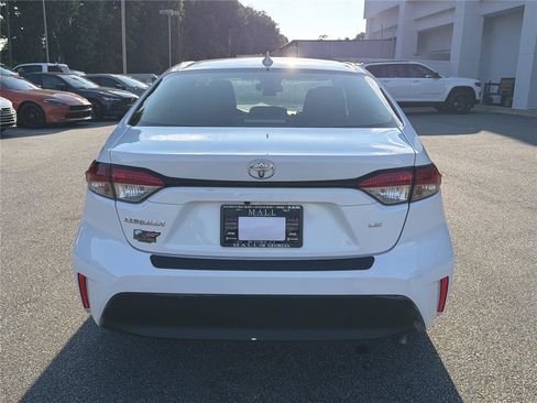 Used 2024 Toyota Corolla LE FWD image 6