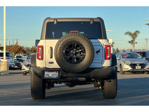 Used 2023 Ford Bronco Badlands image 5