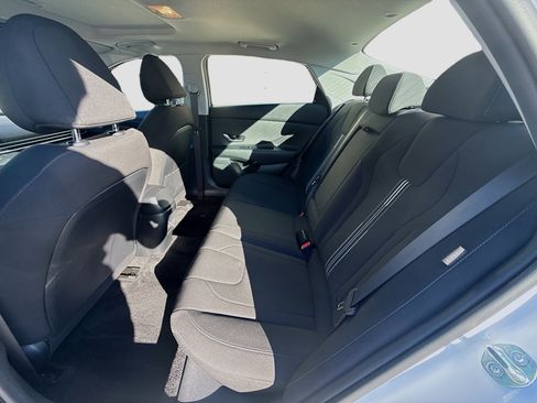 Used 2025 Hyundai Elantra SEL image 23