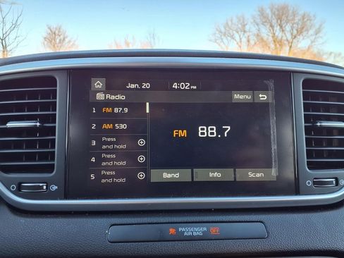 Used 2021 Kia Sportage LX image 10