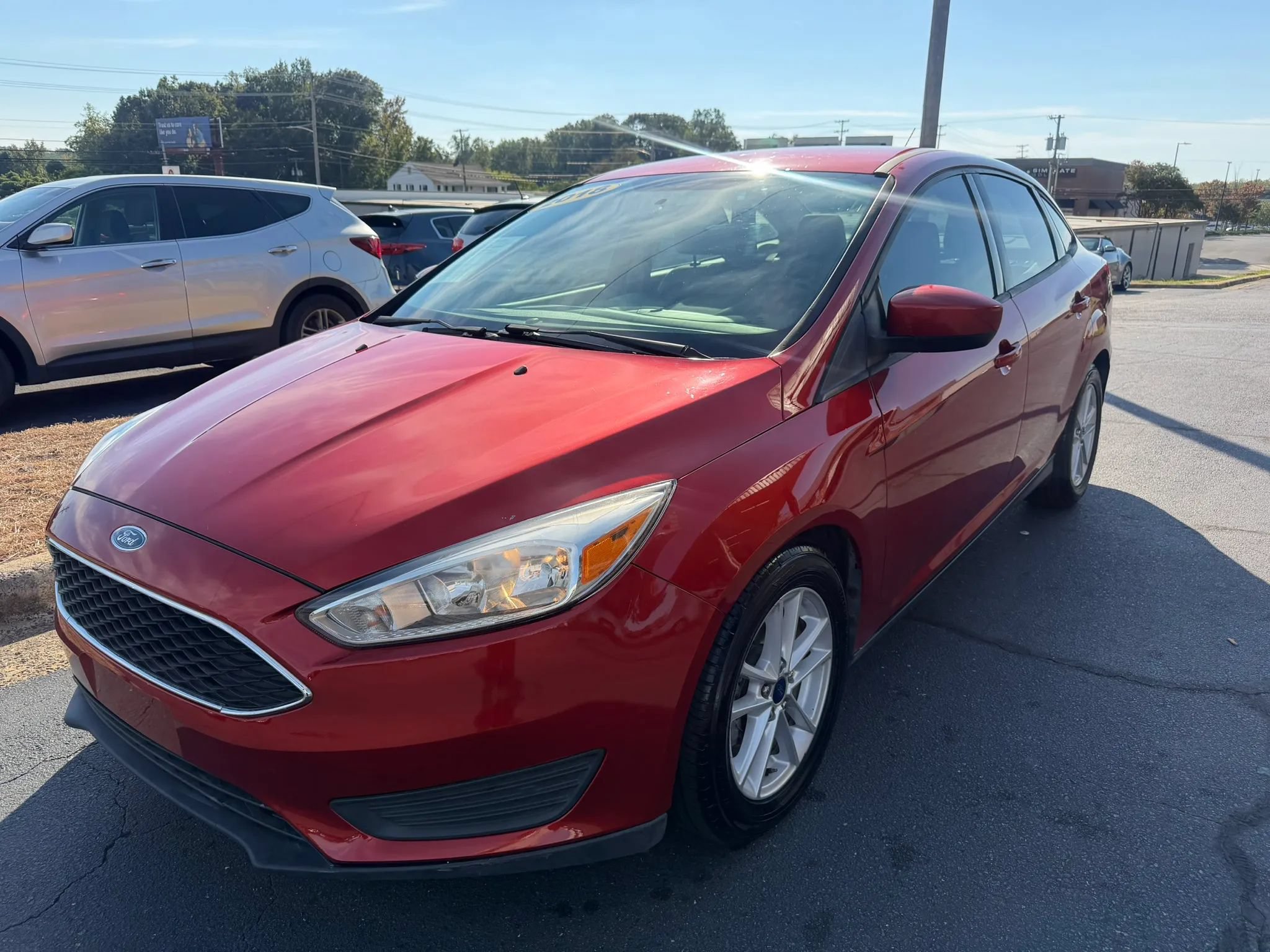 Used 2018 Ford Focus SE FWD image 3