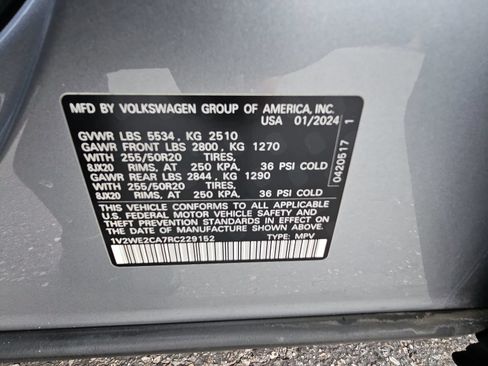 Certified 2024 Volkswagen Atlas Cross Sport SE FWD image 36