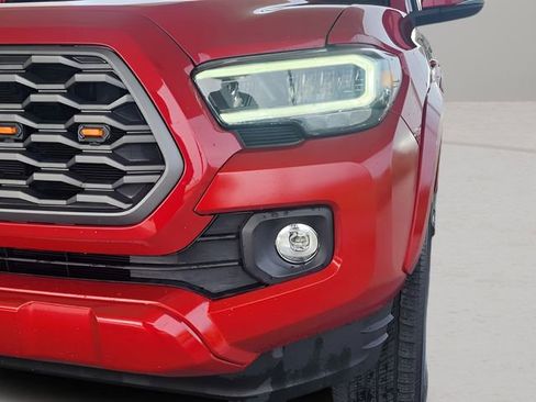 Used 2022 Toyota Tacoma TRD Sport w/ TRD Premium Sport Package RWD image 2