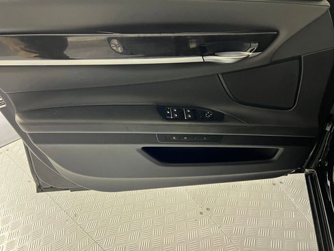 Used 2015 BMW 740Li image 18