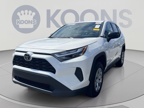 Used 2025 Toyota RAV4 LE AWD/4WD image 1