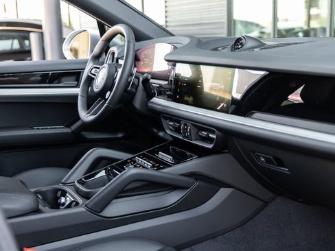 Certified 2026 Porsche Cayenne E-Hybrid Coupe AWD/4WD image 47