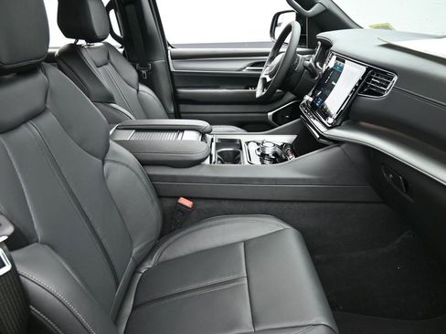 New 2026 Jeep Grand Wagoneer L Limited w/ Premium Group II image 19