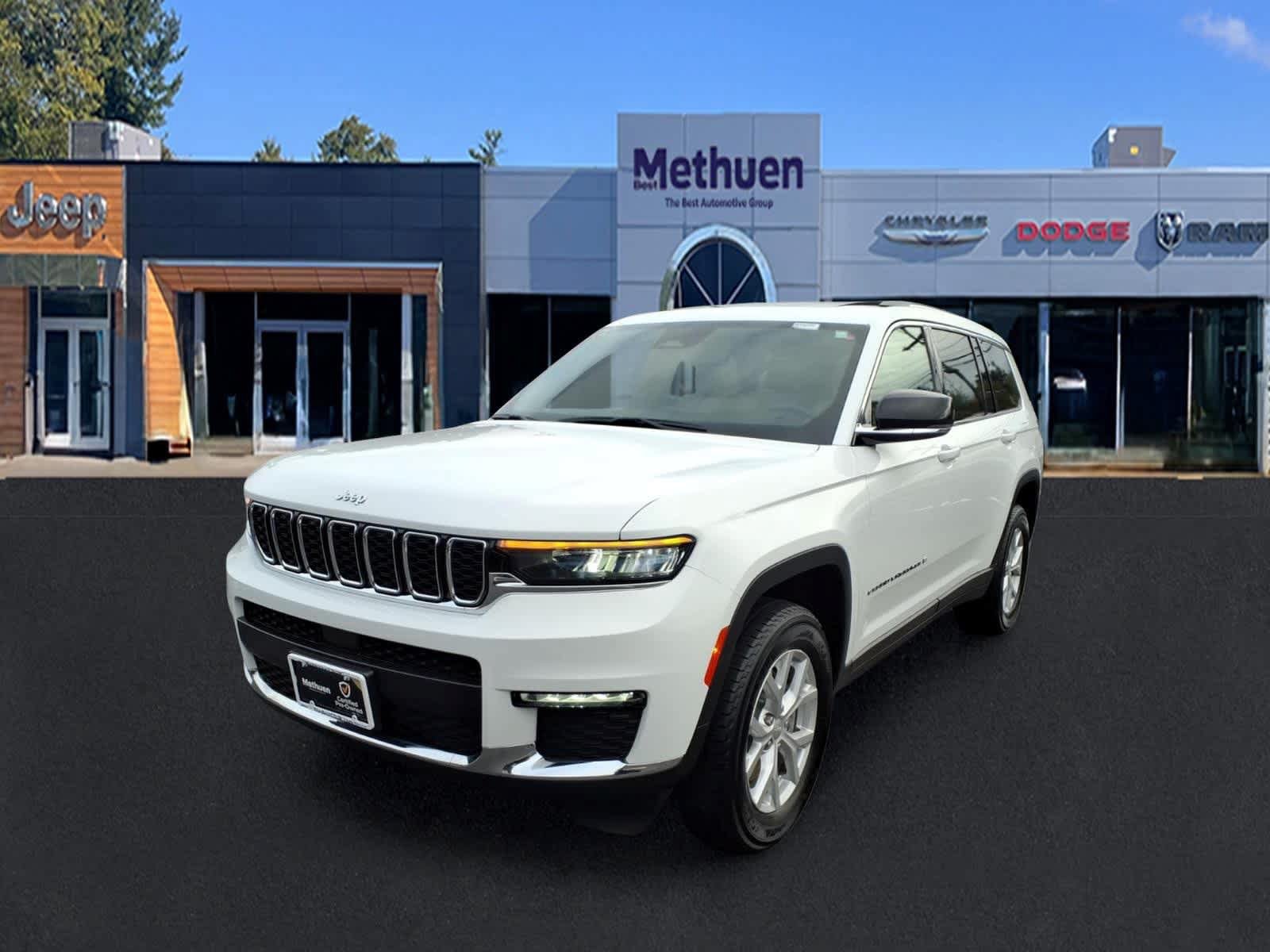 Used 2023 Jeep Grand Cherokee L Limited AWD/4WD image 7