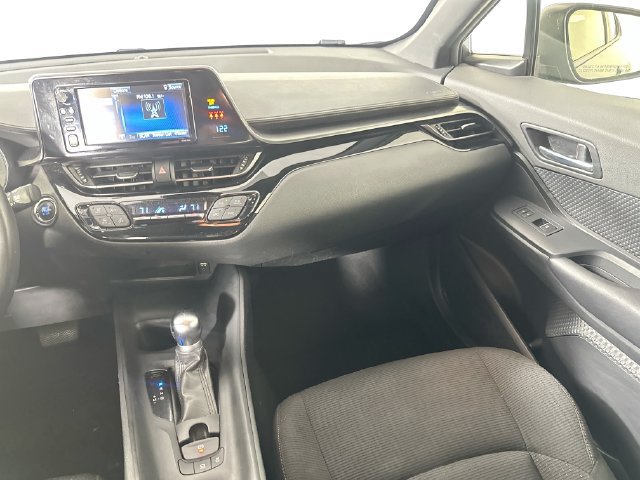 Used 2018 Toyota C-HR XLE FWD image 20