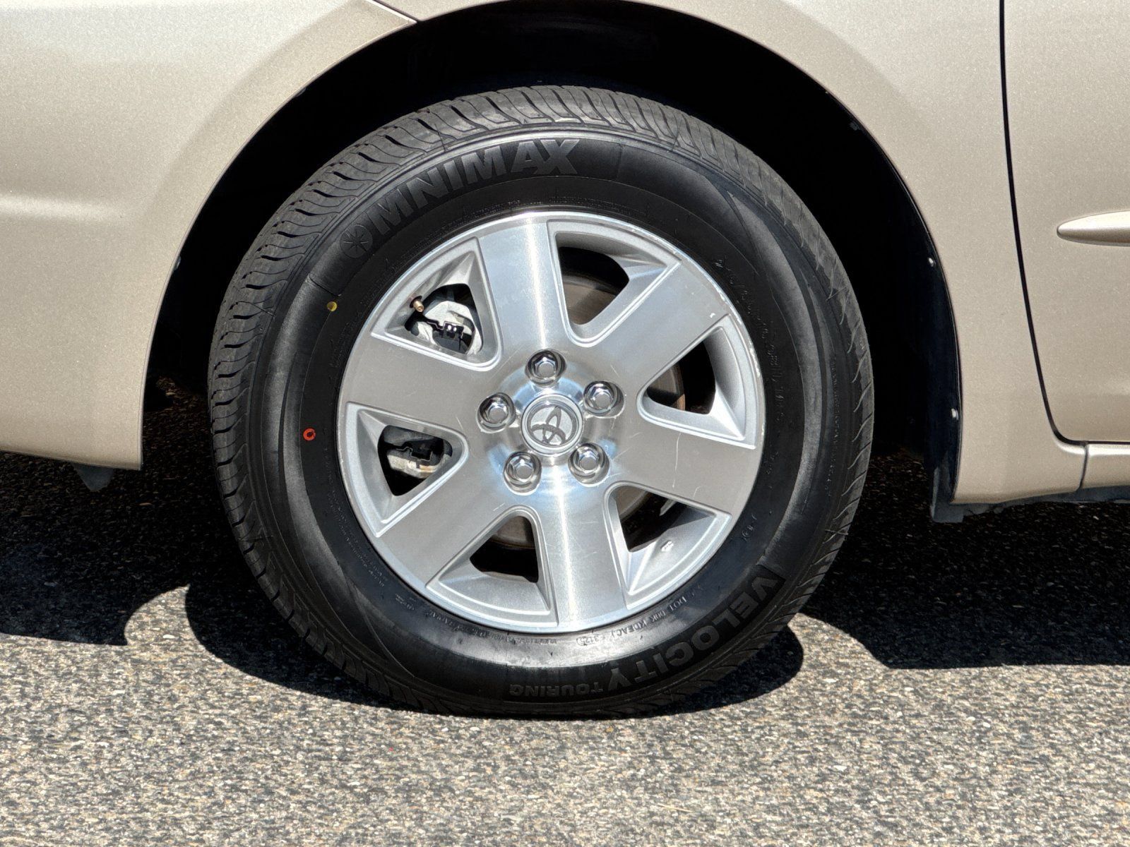 Used 2005 Toyota Sienna LE w/ LE Pkg 8 FWD image 25
