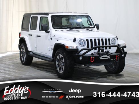 Used 2018 Jeep Wrangler Unlimited Sahara w/ Cold Weather Group AWD/4WD image 1