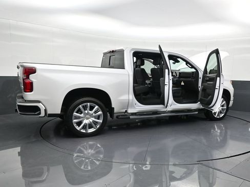 Used 2025 Chevrolet Silverado 1500 High Country w/ High Country Premium Package image 32