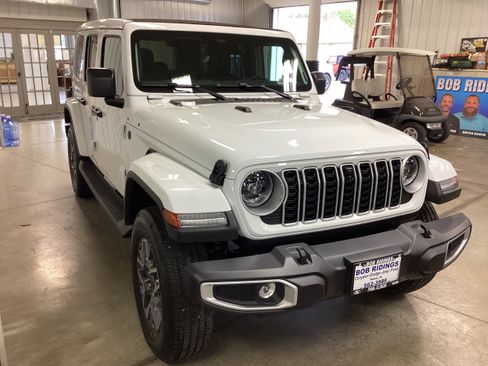 New 2026 Jeep Wrangler Unlimited Sahara AWD/4WD image 7