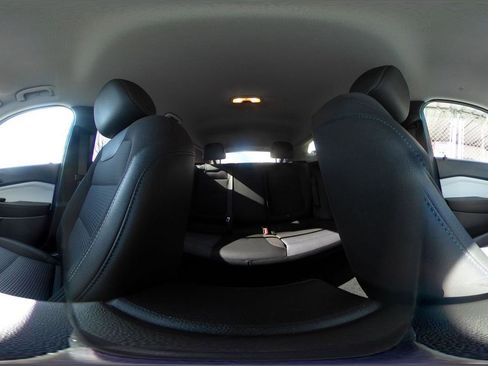 Used 2025 Chevrolet Trax LT image 47