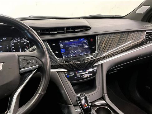 Used 2024 Cadillac XT6 Premium Luxury FWD image 5
