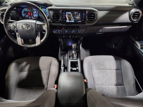 Used 2018 Toyota Tacoma TRD Off-Road AWD/4WD image 46