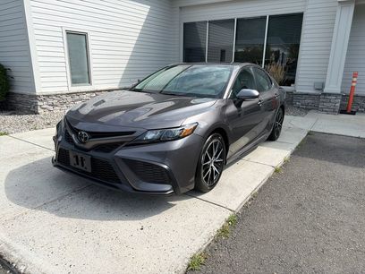 Used 2021 Toyota Camry SE w/ Cold Weather Package
