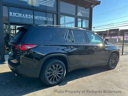 Used 2024 Chevrolet Traverse RS w/ LPO, Floor Liner Package image 3