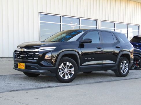Used 2025 Chevrolet Equinox LT AWD/4WD image 12