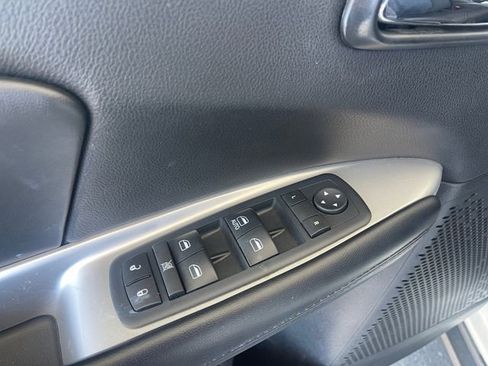 Used 2017 Dodge Journey SXT image 17