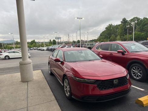 Used 2024 Honda Accord LX image 2