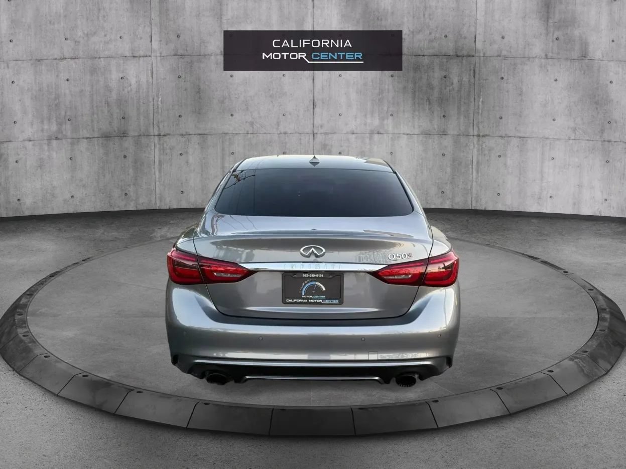 Used 2018 INFINITI Q50 Red Sport 400 w/ Sensory Package (Sport) RWD image 6
