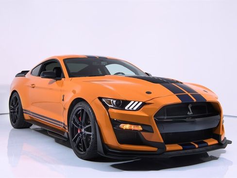 Used 2020 Ford Mustang Shelby GT500 w/ Technology Package RWD image 2