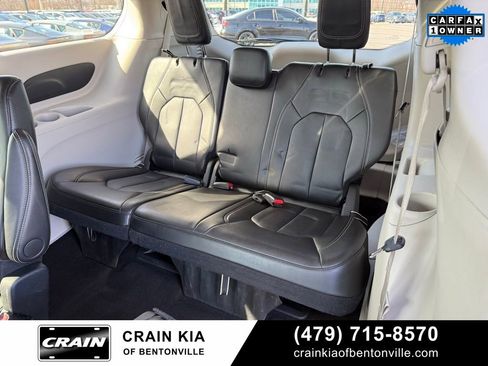 Used 2024 Chrysler Pacifica Touring-L FWD image 29