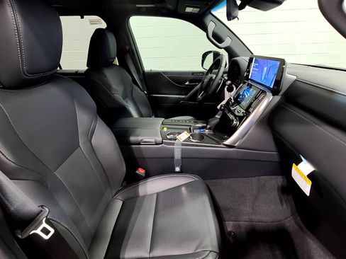 New 2026 Lexus LX 700h Luxury AWD/4WD image 43