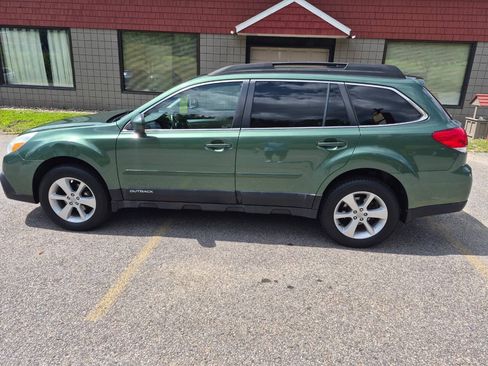 Used 2014 Subaru Outback 2.5i Premium w/ Moonroof Package AWD/4WD image 5