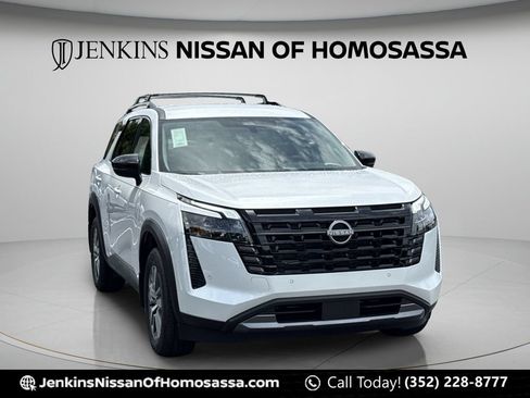 New 2026 Nissan Pathfinder SL FWD image 1