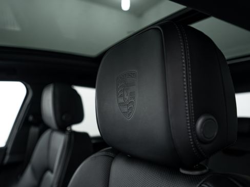 Certified 2026 Porsche Macan AWD/4WD image 21
