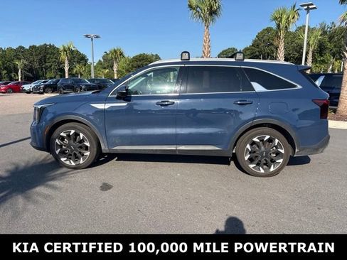 Certified 2024 Kia Sorento EX w/ Panoramic Sunroof Package FWD image 8