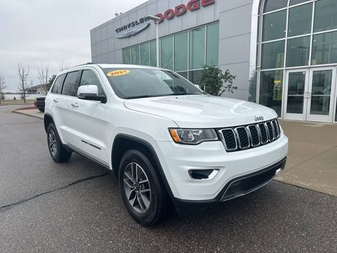 Certified 2021 Jeep Grand Cherokee Limited AWD/4WD image 3