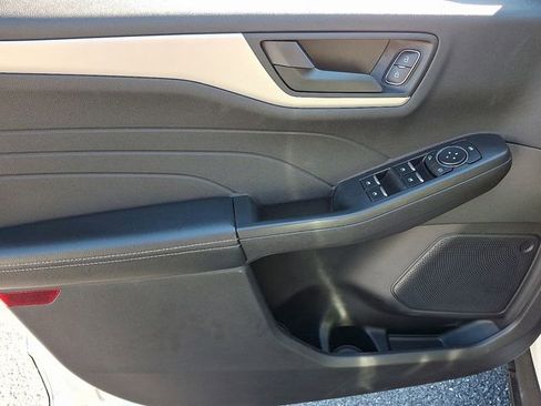 Used 2022 Ford Escape SE image 15