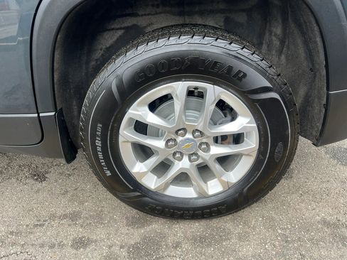 Used 2020 Chevrolet Traverse LT w/ LPO, Floor Liner Package AWD/4WD image 11