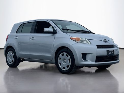 Used 2009 Scion xD image 1