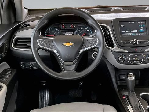 Used 2018 Chevrolet Equinox LS FWD image 8