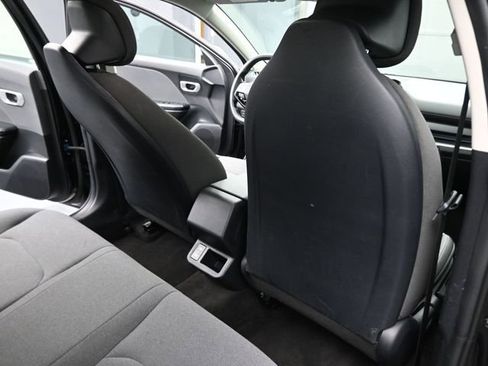 Used 2025 Kia K4 LXS image 16