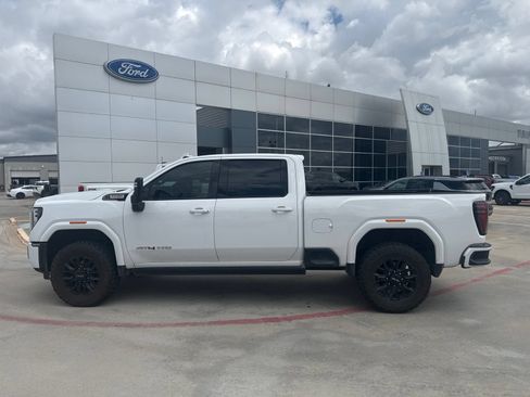 Used 2024 GMC Sierra 2500 AT4 w/ AT4 Premium Plus Package AWD/4WD image 8