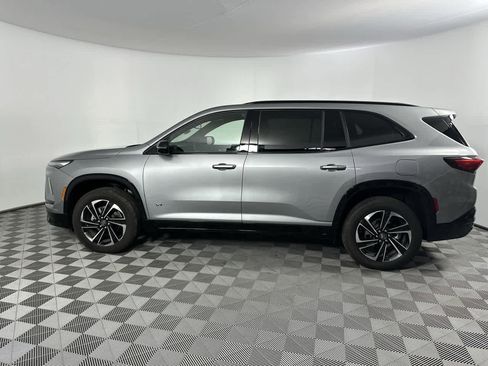 Used 2025 Buick Enclave Sport Touring image 5