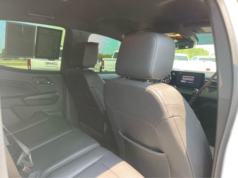 Used 2024 GMC Canyon Elevation w/ Elevation Premium Package RWD image 24