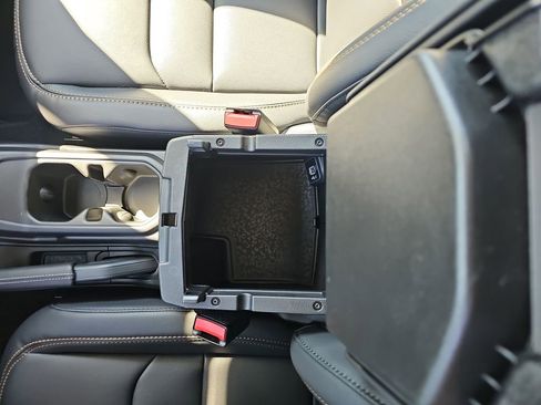 New 2025 Jeep Gladiator Sport image 25