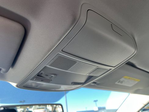 Used 2017 Volkswagen Jetta S image 32