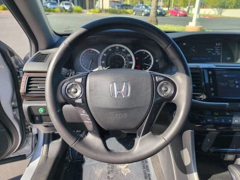 Used 2017 Honda Accord EX-L image 17