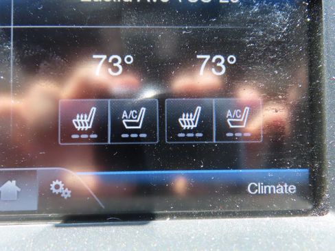 Used 2015 Ford Taurus Limited FWD image 49